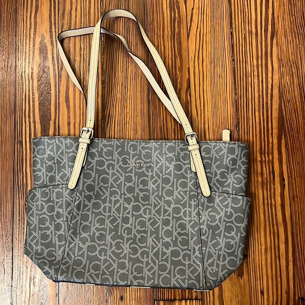 Gently used grey Calvin Kline purse
